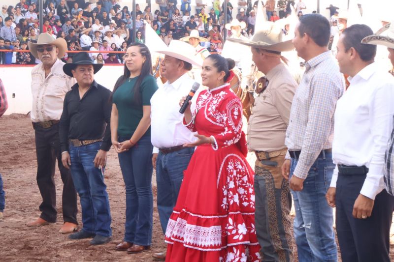 Techado del ruedo y la manga del Lienzo Charro